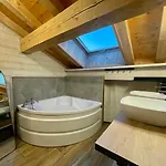 Chalet Le Schuss Chalet, Prive, Piste De A 100m *