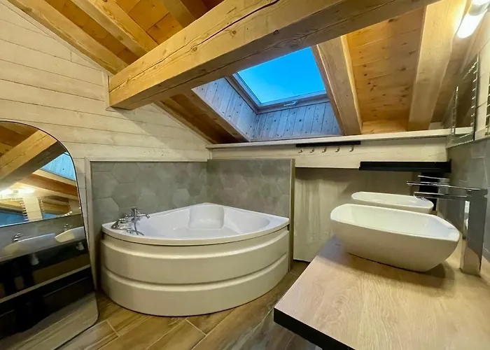 Dağ evi Le Schuss Chalet, Prive, Piste De A 100m *