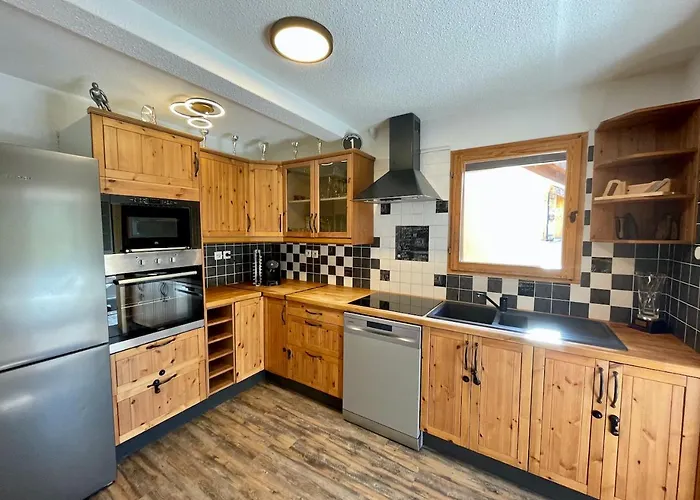 Dağ evi Le Schuss Chalet, Prive, Piste De A 100m *